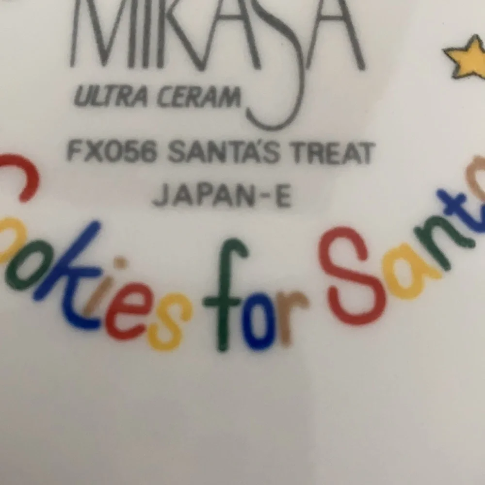 Mikasa  Cookies For Santa Plate Ultra Ceramic FX056